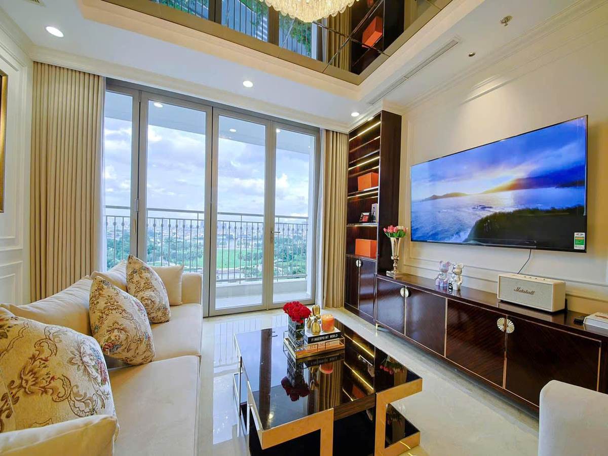 hệ thống cửa kính lớn